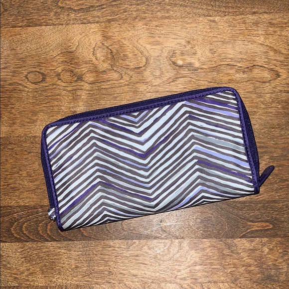 thirty-one Handbags - Thirty one purple coupon organizer zip wallet sorter